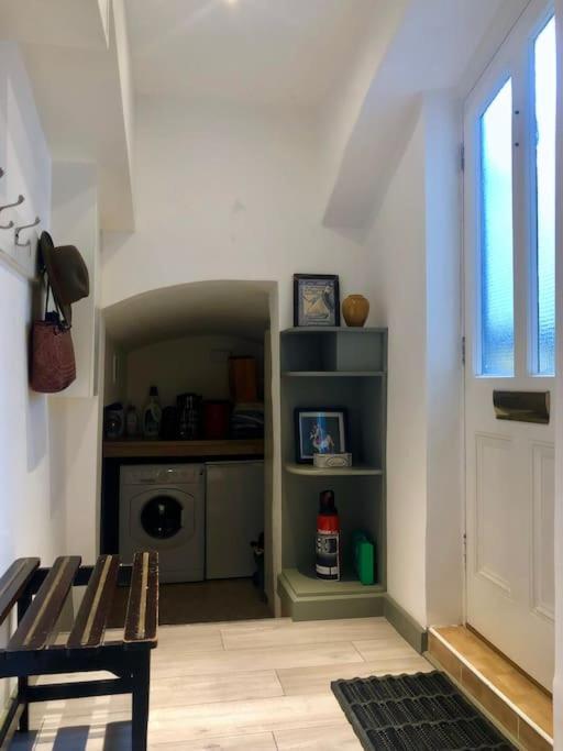 Quiet Kensington Flat Ideal For Central 런던 외부 사진